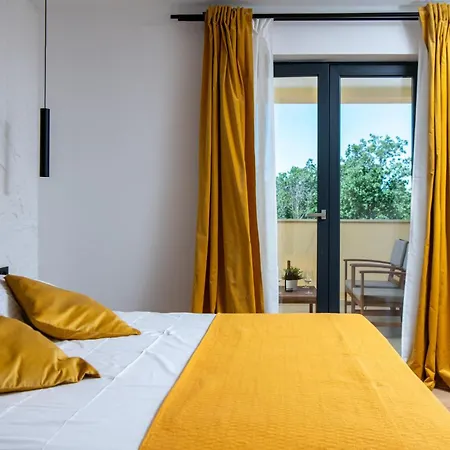 Amazing In Bartici With Wifi Holiday home Barbici