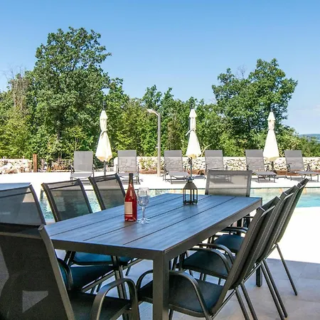 Holiday home Amazing In Bartici With Wifi