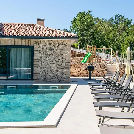 Holiday home Amazing In Bartici With Wifi